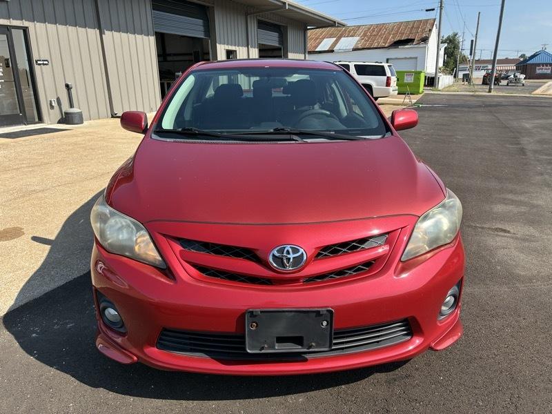 Toyota Corolla S 5-Speed MT 2012
