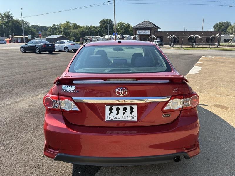 Toyota Corolla S 5-Speed MT 2012