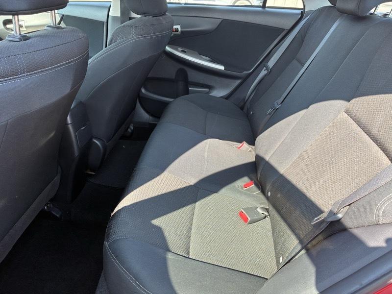 Toyota Corolla S 5-Speed MT 2012