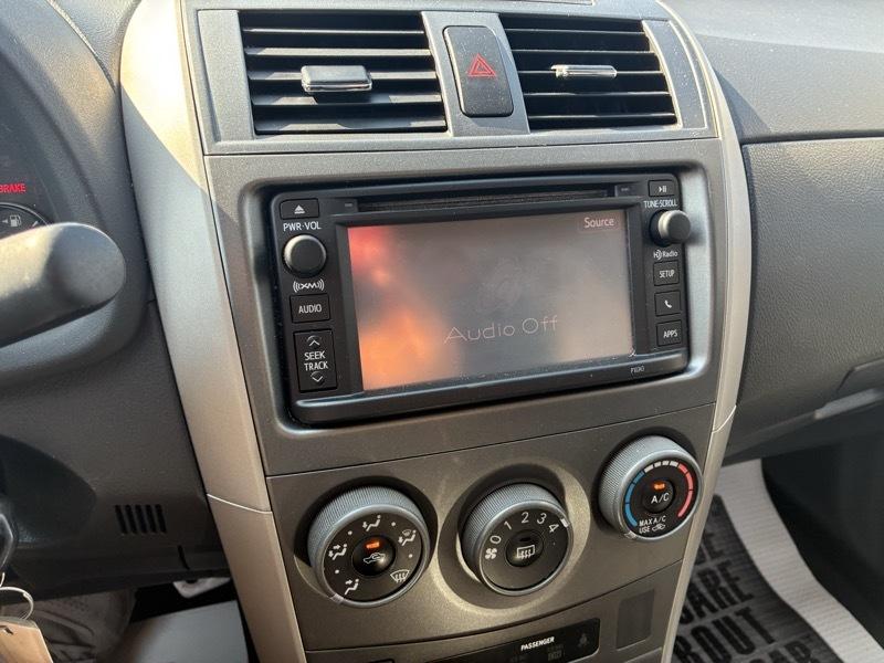 Toyota Corolla S 5-Speed MT 2012