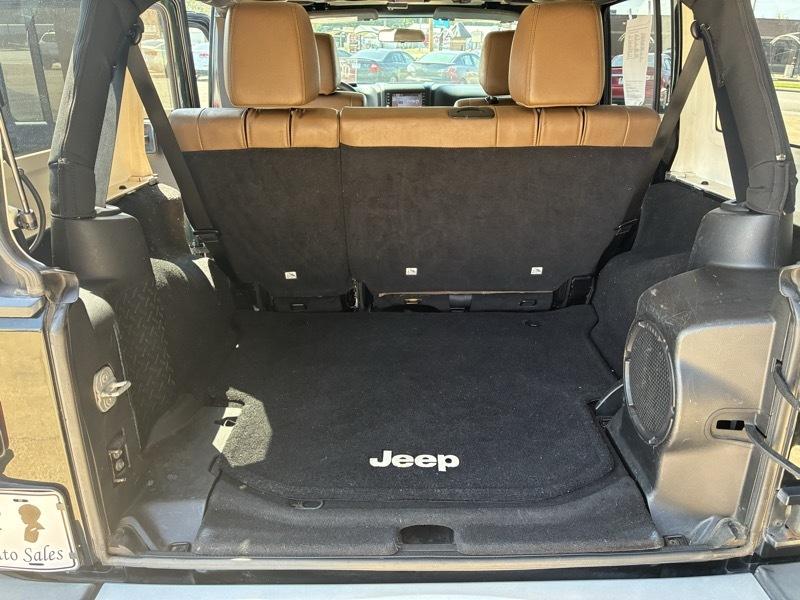 Jeep Wrangler Unlimited Sahara 4WD 2012