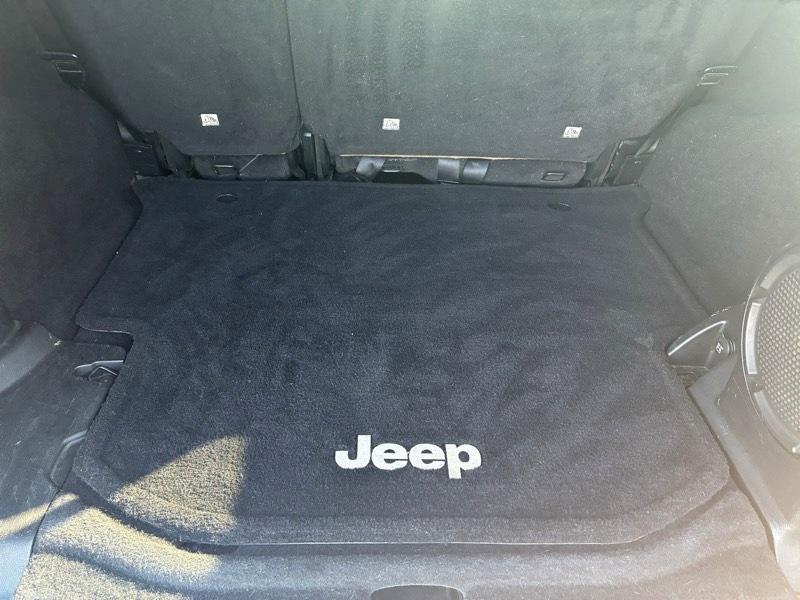 Jeep Wrangler Unlimited Sahara 4WD 2012