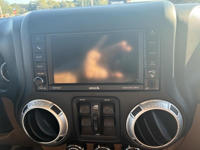 Jeep Wrangler Unlimited Sahara 4WD 2012