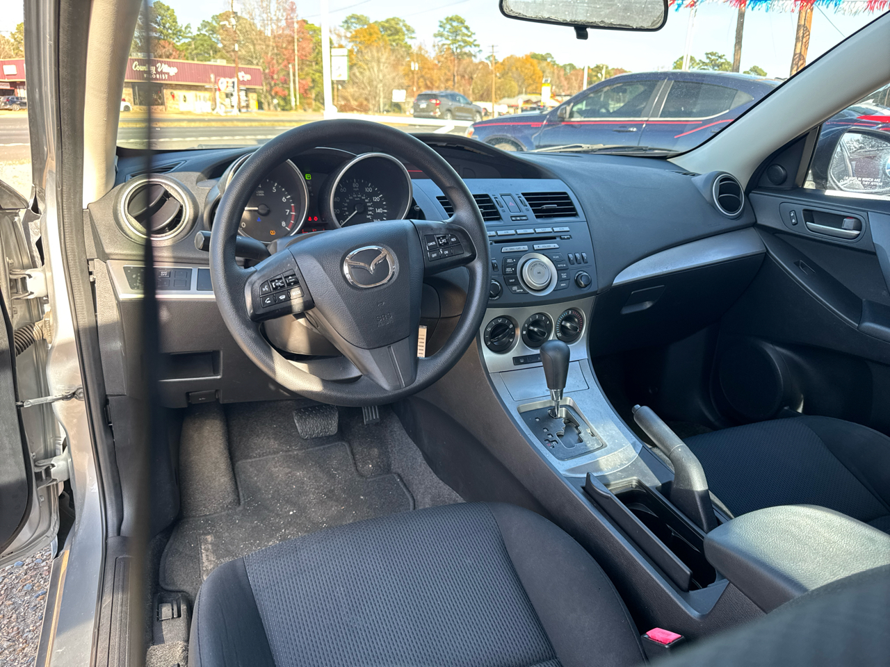 Mazda MAZDA3 i Touring 4-door 2011