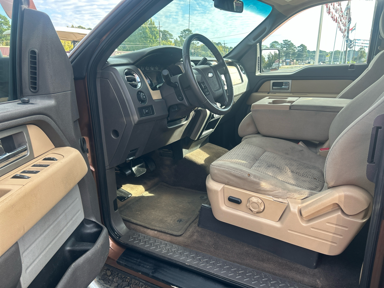 Ford F-150 XL SuperCab 8-ft. Bed 2WD 2011 Ford F-150 XL SuperCab 8-ft. Bed 2WD 2011