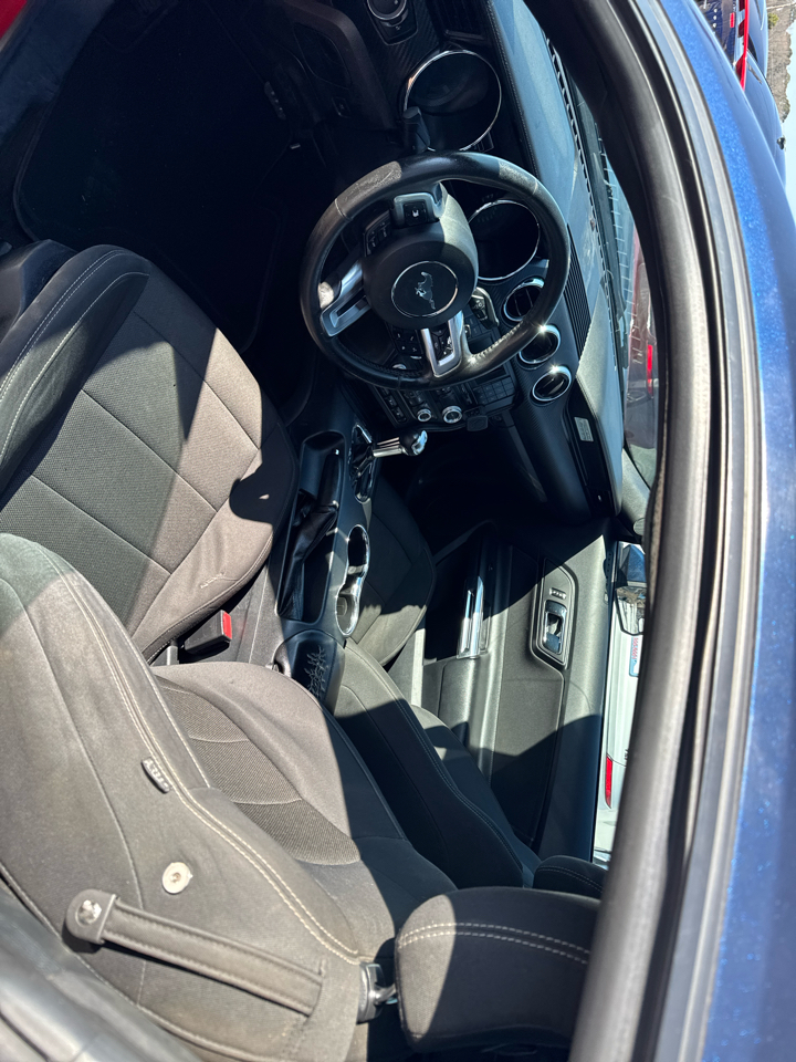 Ford Mustang V6 Coupe 2015