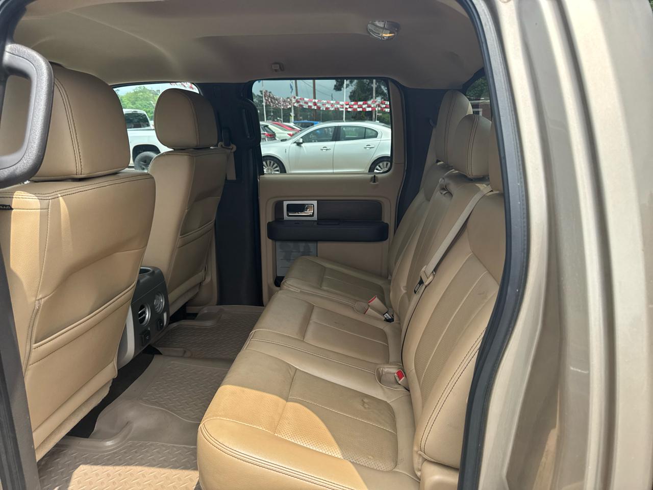 Ford F-150 SuperCrew 150" Lariat 4WD 2012