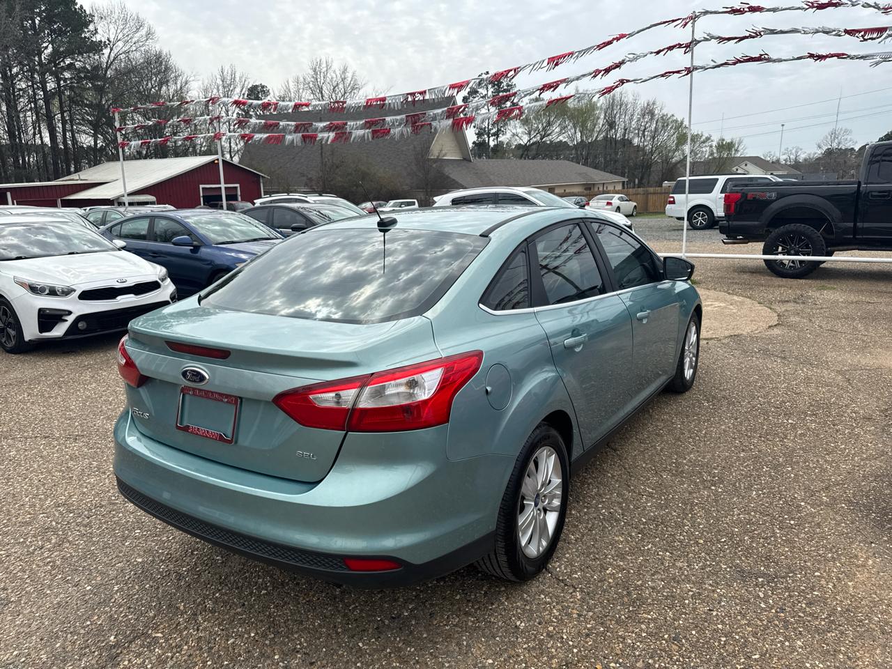 Ford Focus SEL Sedan 2012