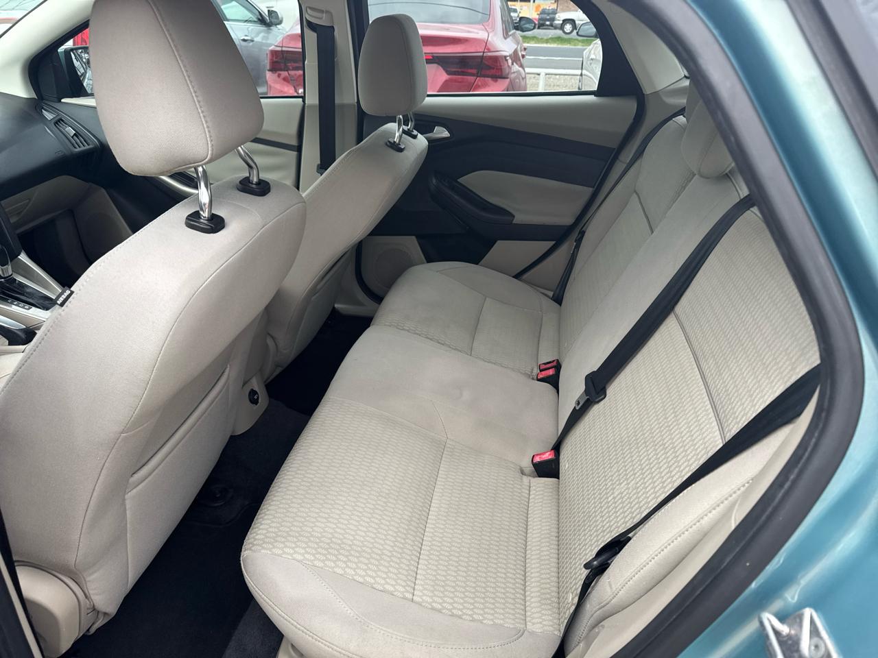 Ford Focus SEL Sedan 2012