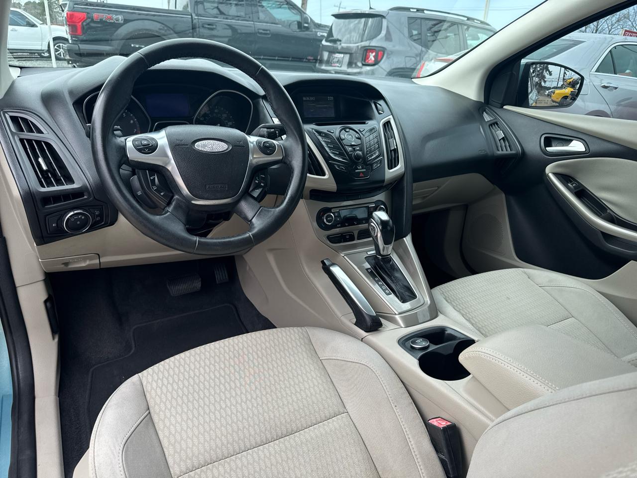 Ford Focus SEL Sedan 2012