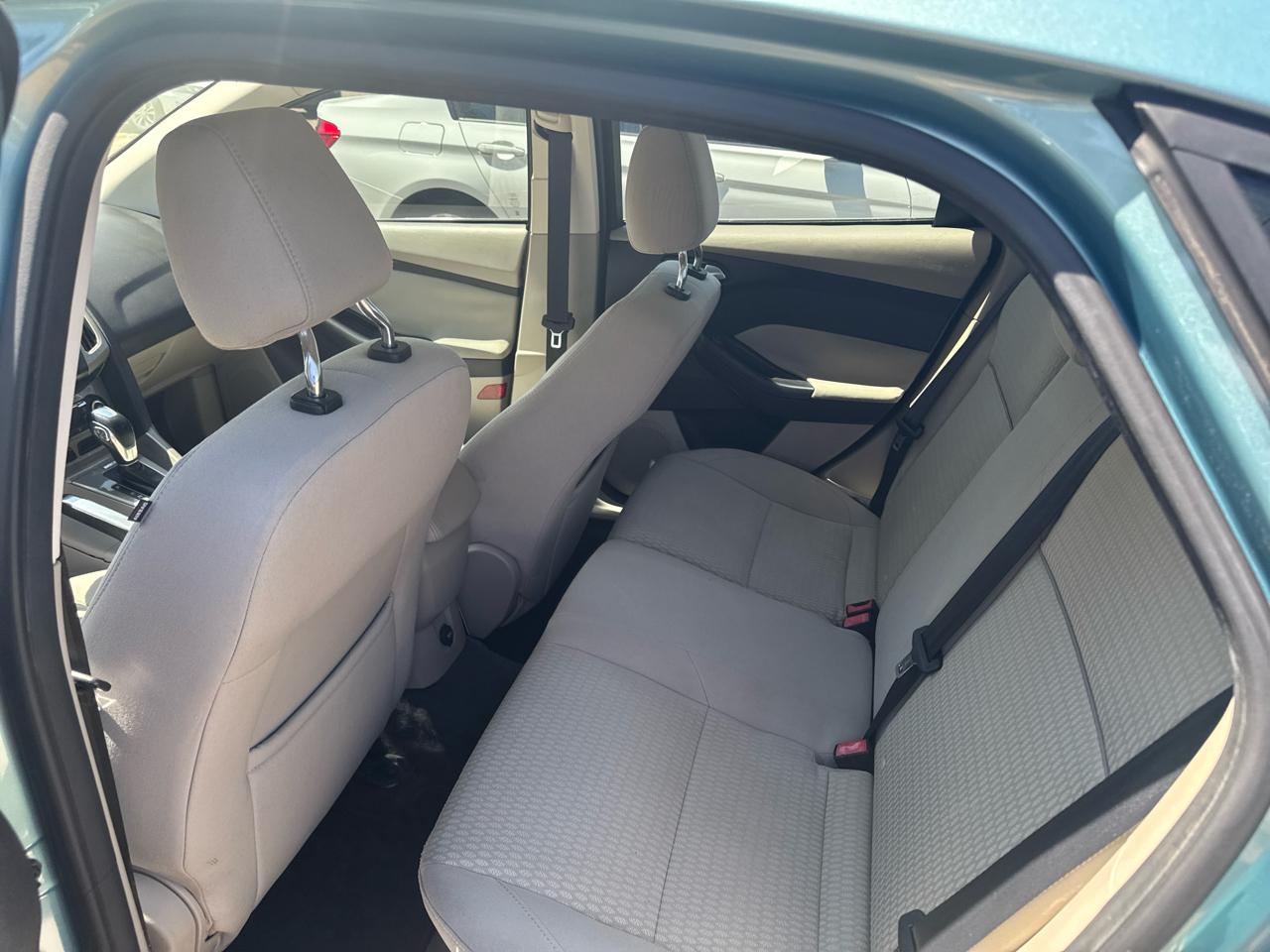 Ford Focus SEL Sedan 2012