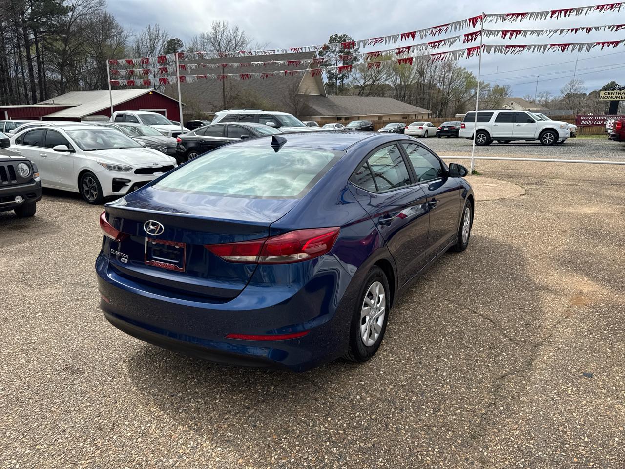 Hyundai Elantra SE 6AT 2018