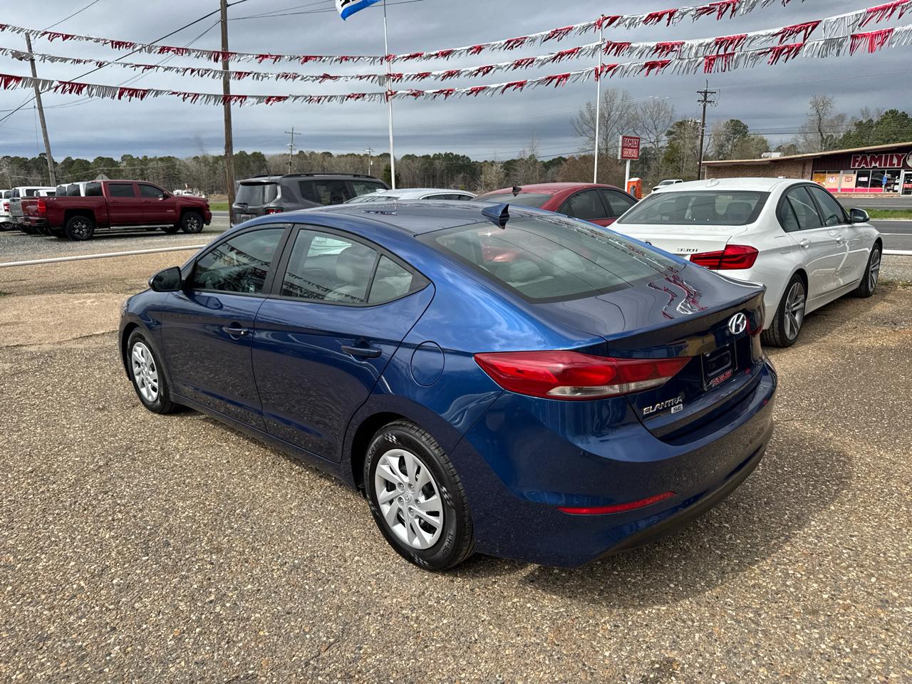 Hyundai Elantra SE 6AT 2018