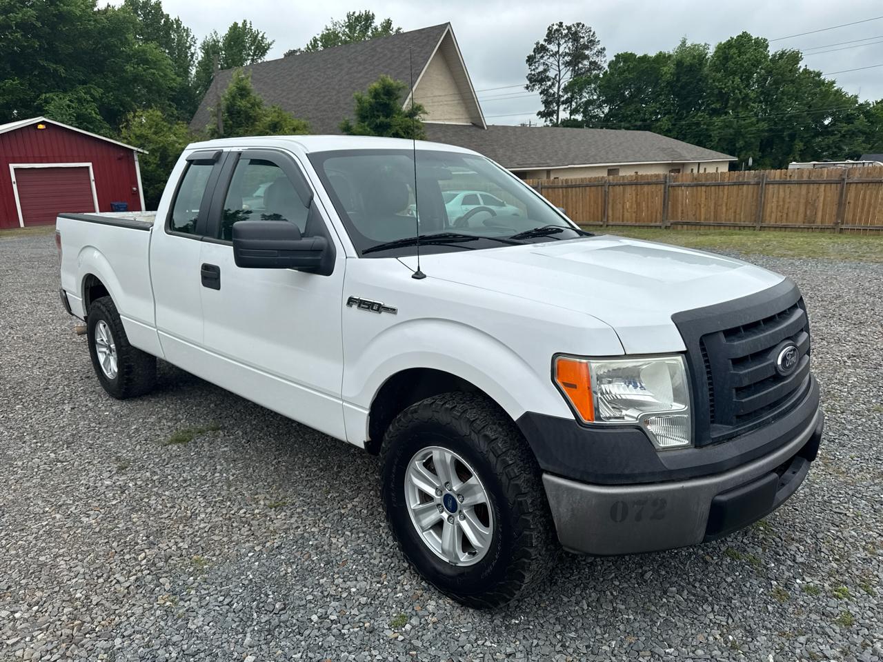 Ford F-150 XL SuperCab 8-ft. Bed 2WD 2012