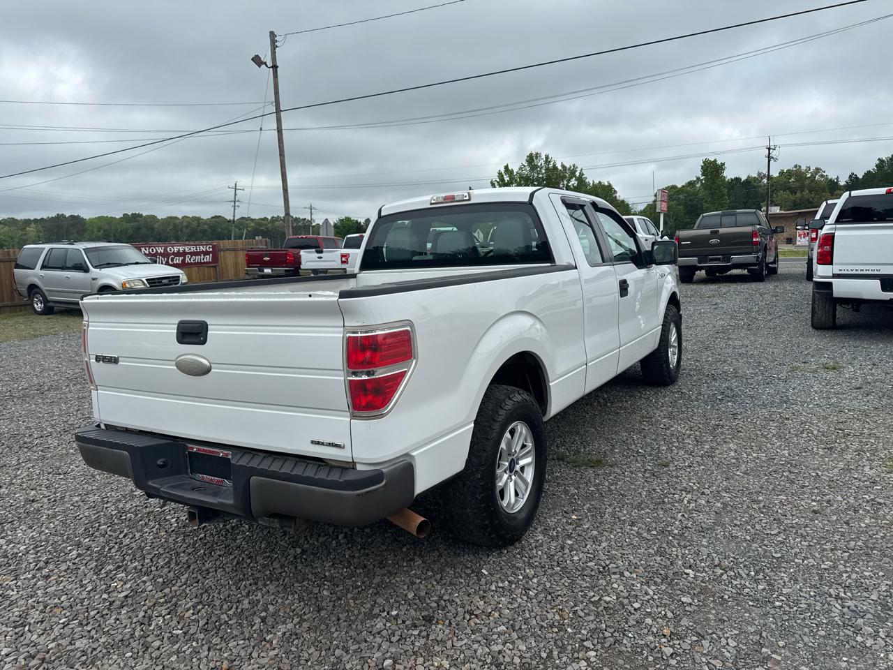 Ford F-150 XL SuperCab 8-ft. Bed 2WD 2012