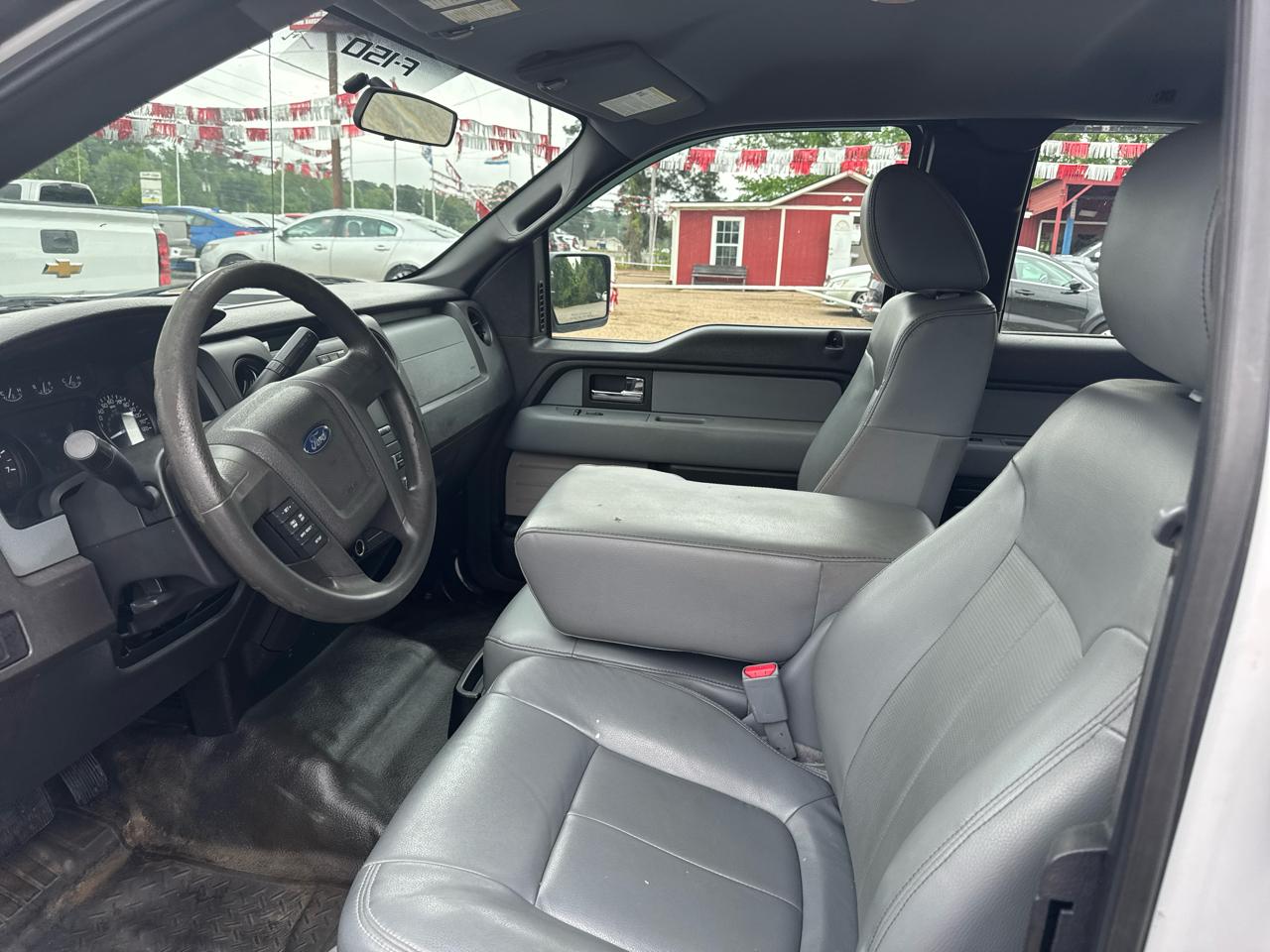 Ford F-150 XL SuperCab 8-ft. Bed 2WD 2012