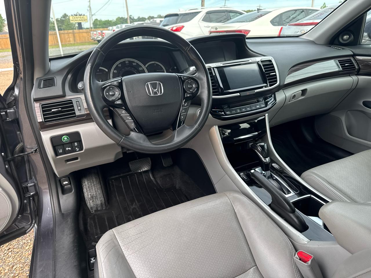Honda Accord Touring V6 Sedan 6-Spd AT 2017