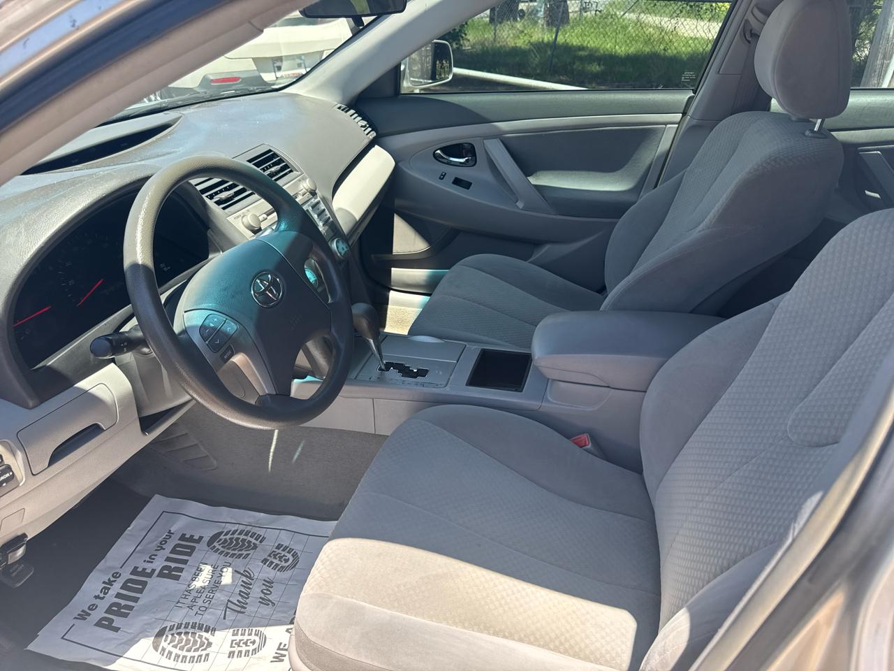 Toyota Camry SE 5-Spd AT 2009