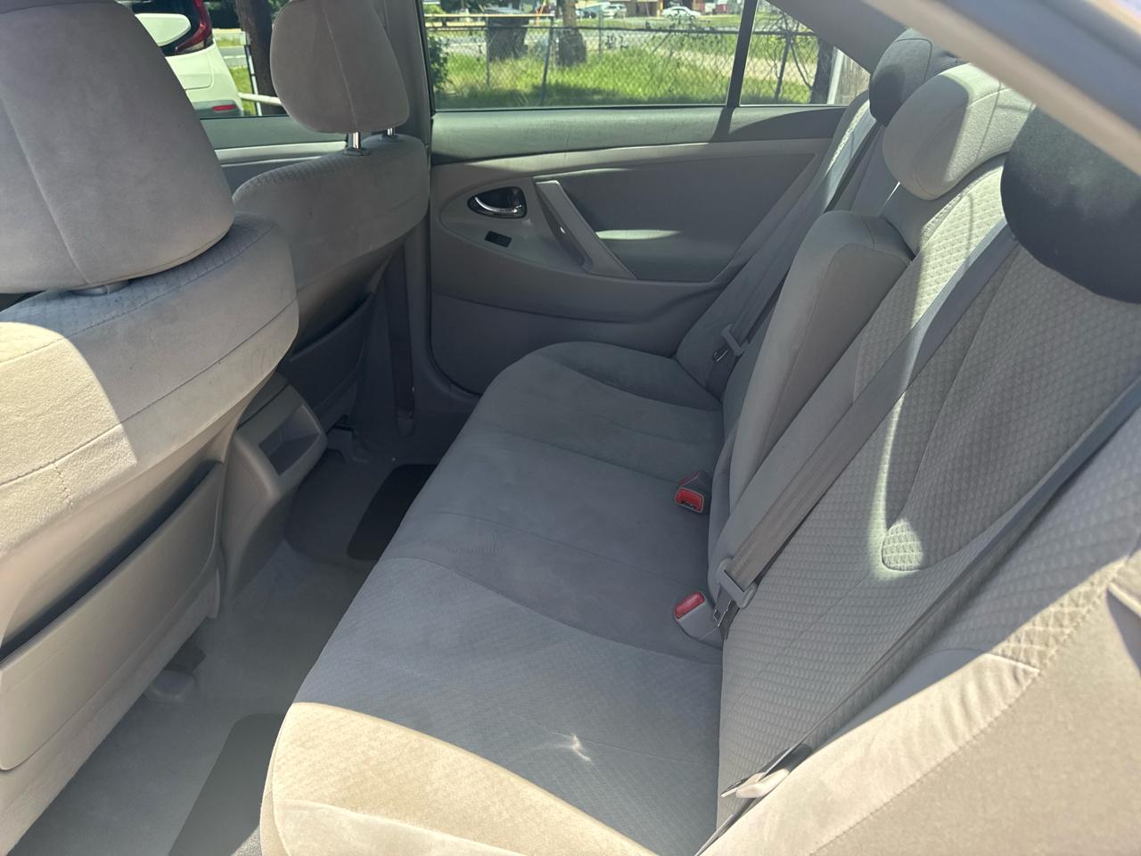 Toyota Camry SE 5-Spd AT 2009