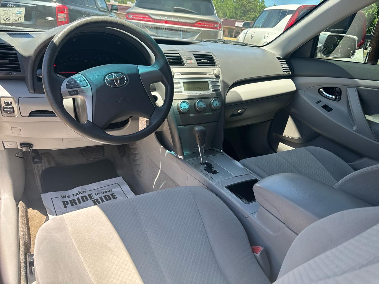 Toyota Camry SE 5-Spd AT 2009