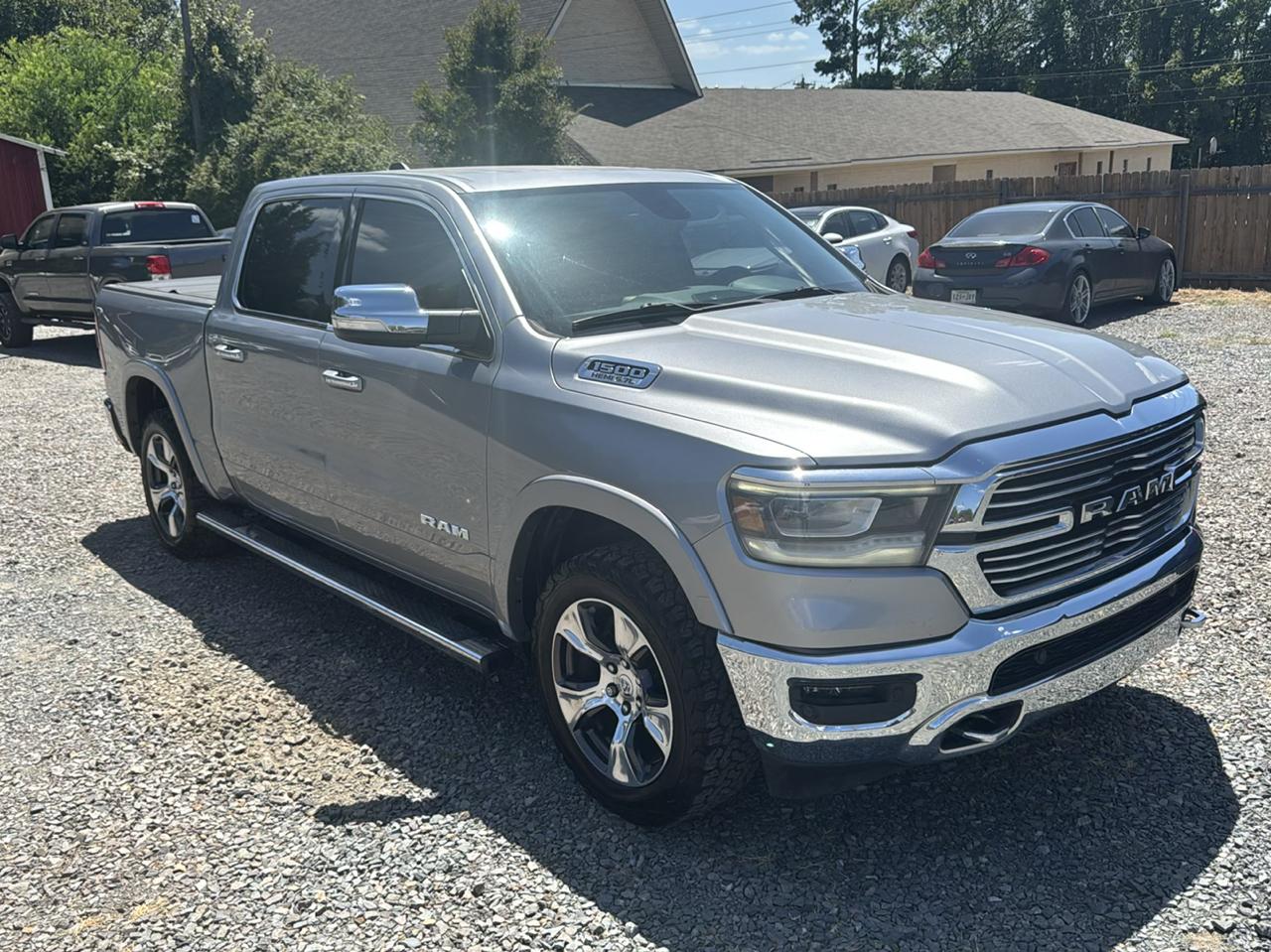 RAM 1500 Laramie Crew Cab SWB 4WD 2019