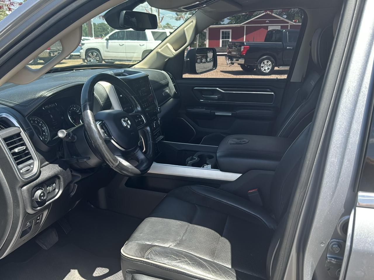RAM 1500 Laramie Crew Cab SWB 4WD 2019