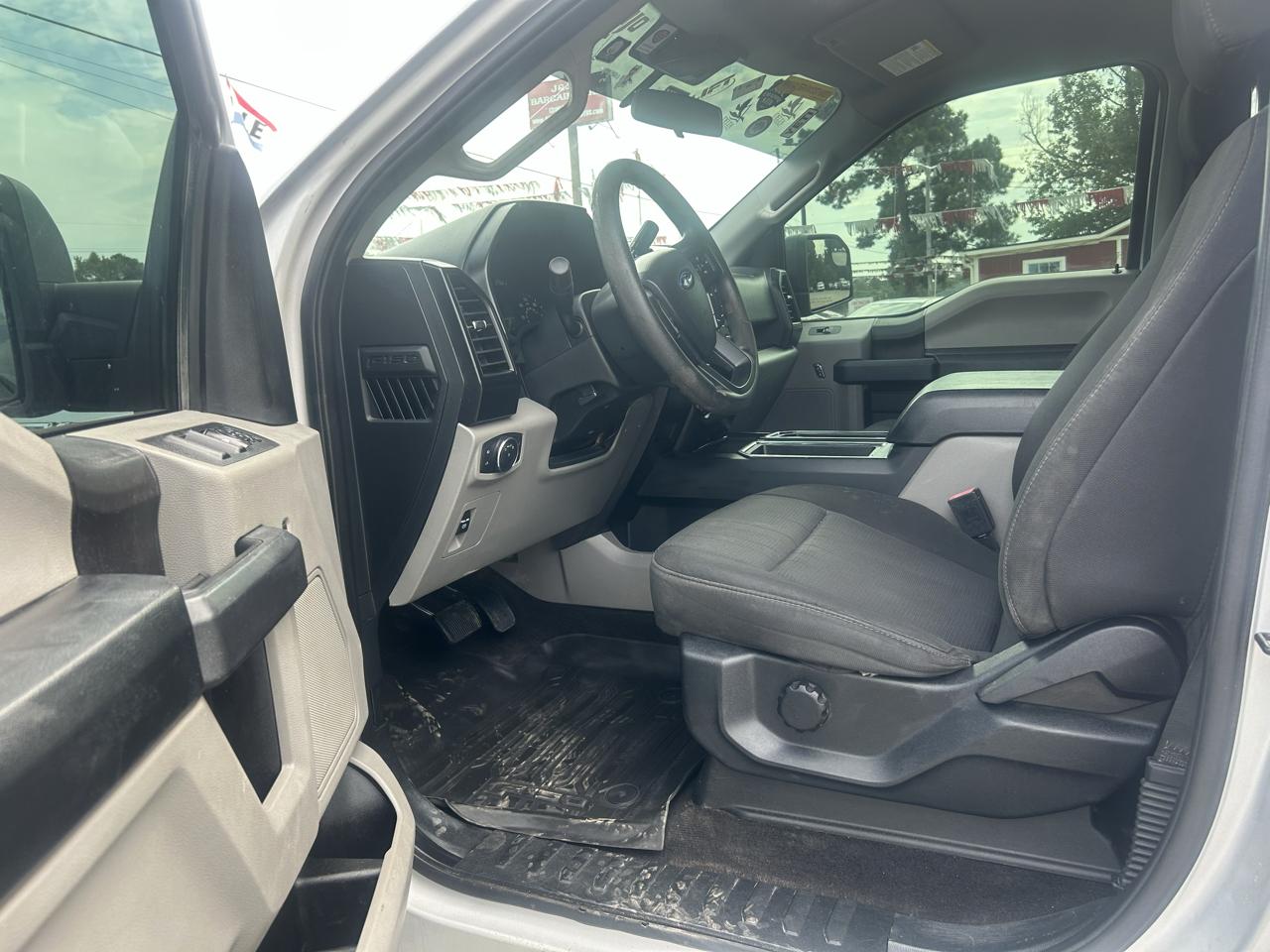 Ford F-150 4WD SuperCrew 145" STX 2019