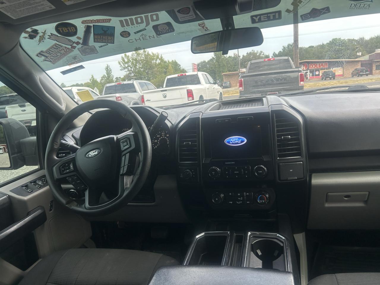 Ford F-150 4WD SuperCrew 145" STX 2019
