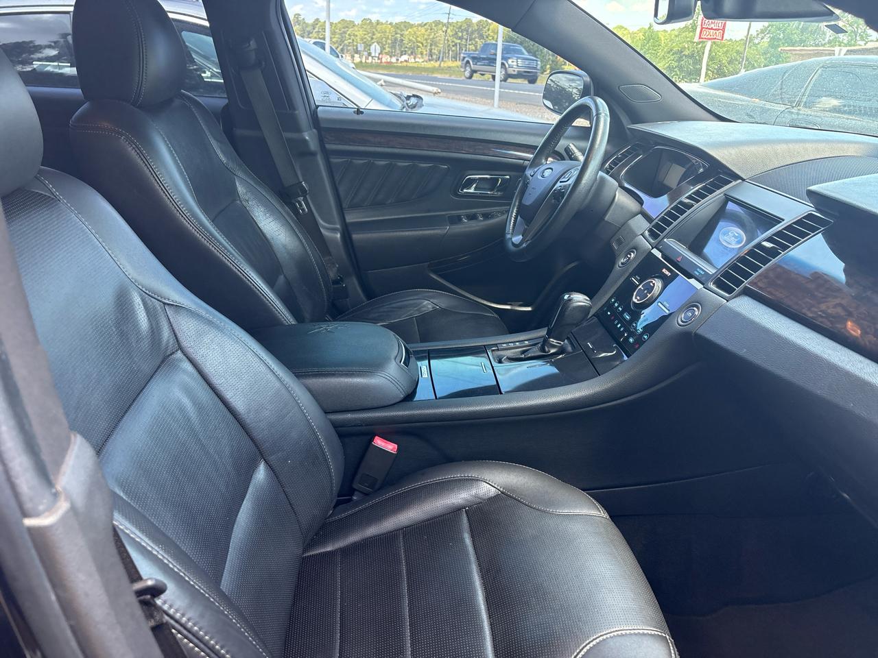 Ford Taurus Limited FWD 2019