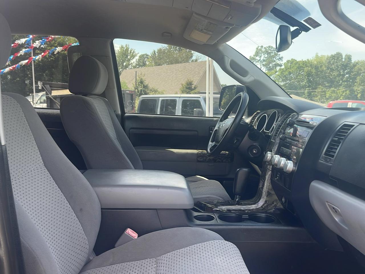Toyota Tundra Tundra-Grade CrewMax 5.7L FFV 4WD 2013