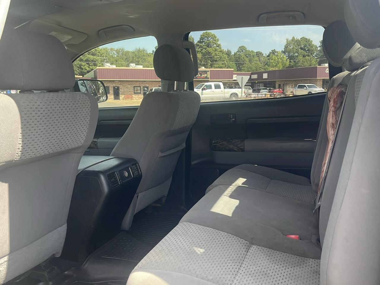 Toyota Tundra Tundra-Grade CrewMax 5.7L FFV 4WD 2013