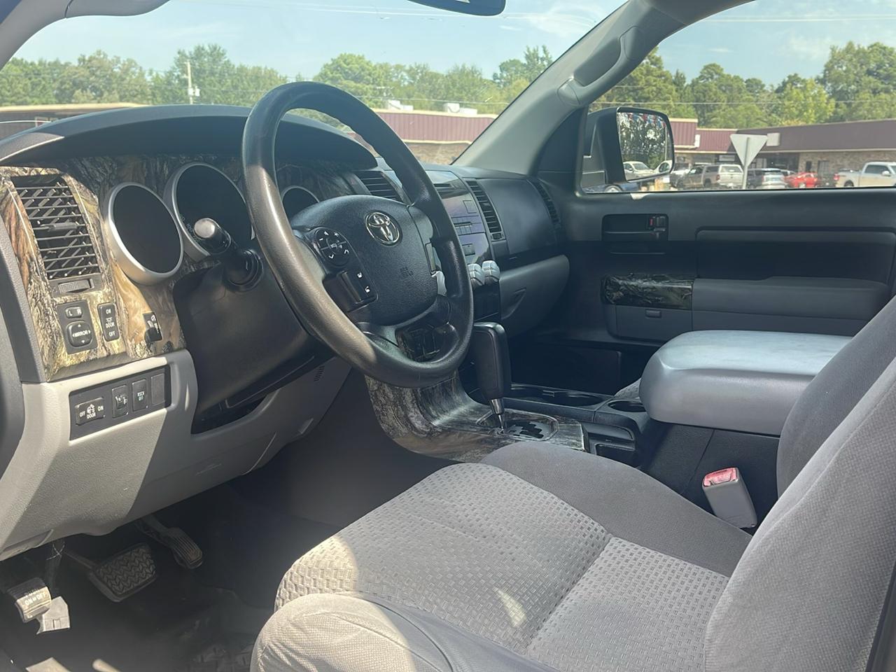 Toyota Tundra Tundra-Grade CrewMax 5.7L FFV 4WD 2013