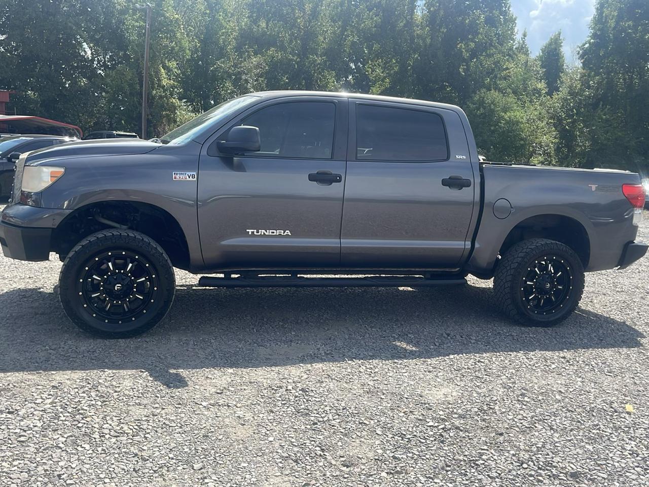 Toyota Tundra Tundra-Grade CrewMax 5.7L FFV 4WD 2013