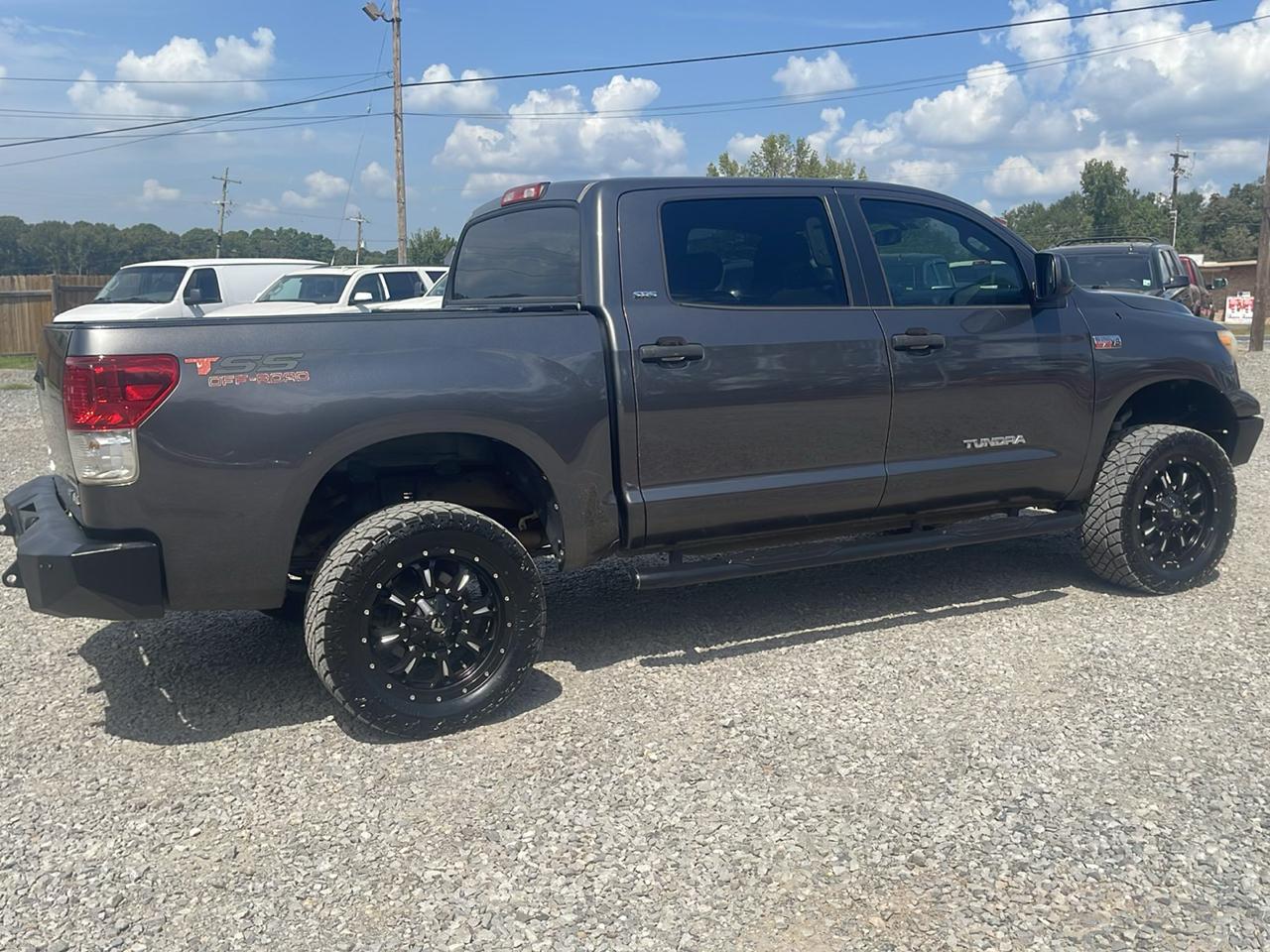 Toyota Tundra Tundra-Grade CrewMax 5.7L FFV 4WD 2013