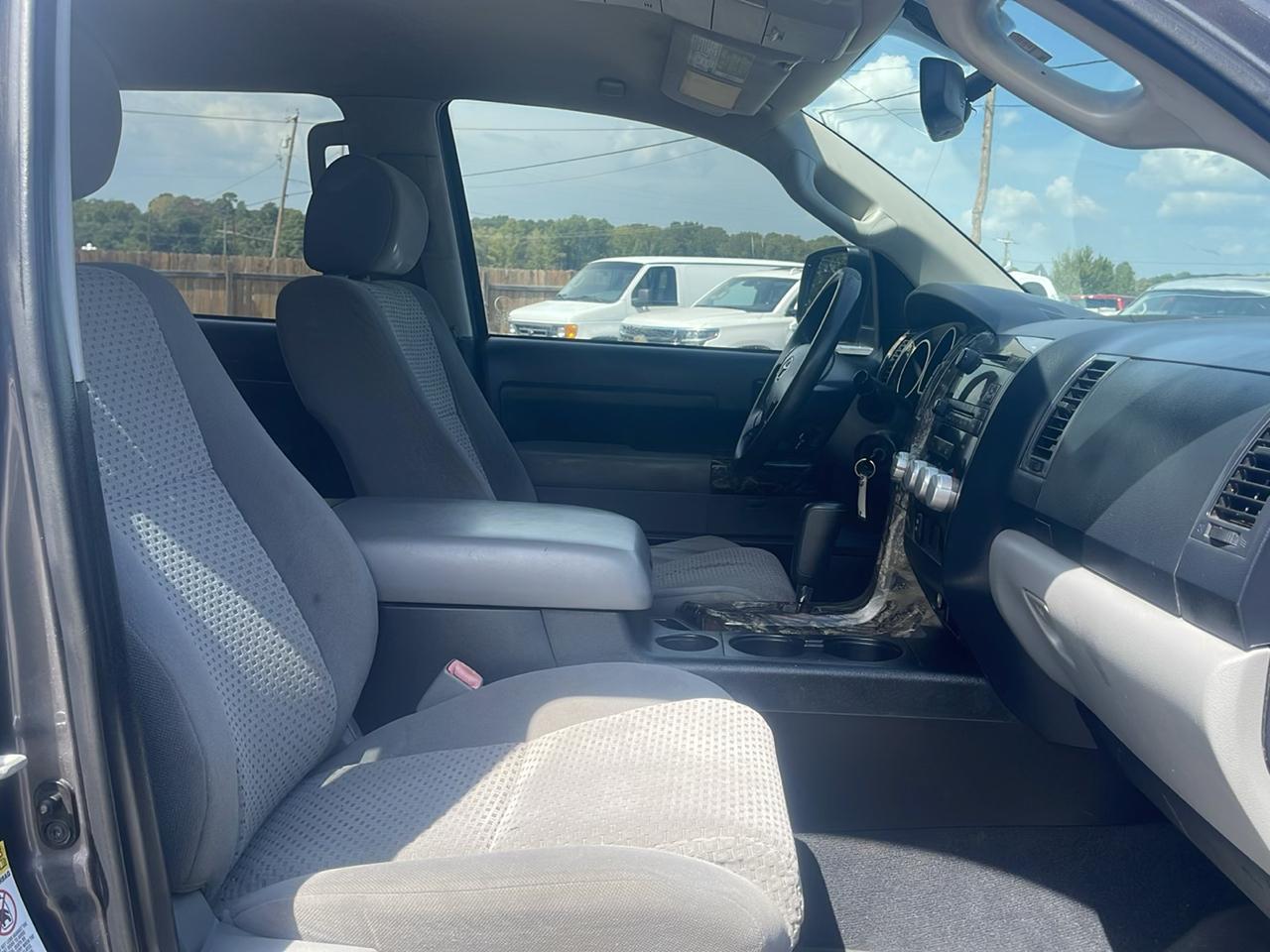 Toyota Tundra Tundra-Grade CrewMax 5.7L FFV 4WD 2013