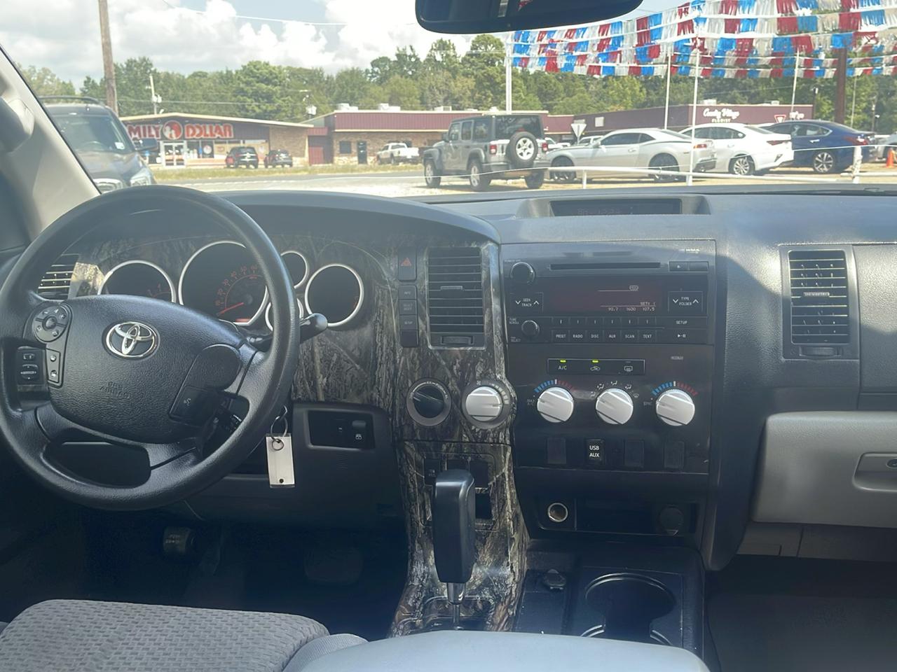 Toyota Tundra Tundra-Grade CrewMax 5.7L FFV 4WD 2013