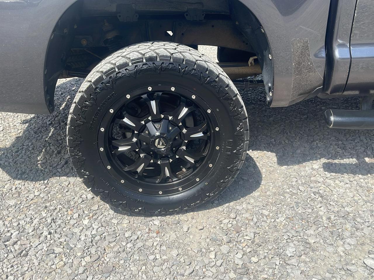 Toyota Tundra Tundra-Grade CrewMax 5.7L FFV 4WD 2013