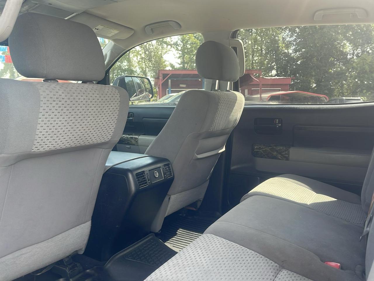Toyota Tundra Tundra-Grade CrewMax 5.7L FFV 4WD 2013