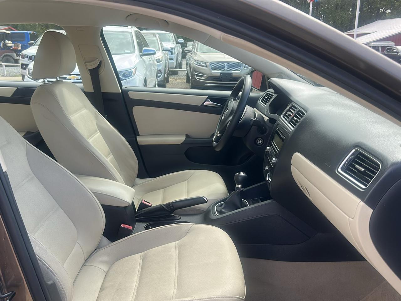 Volkswagen Jetta SE 2012