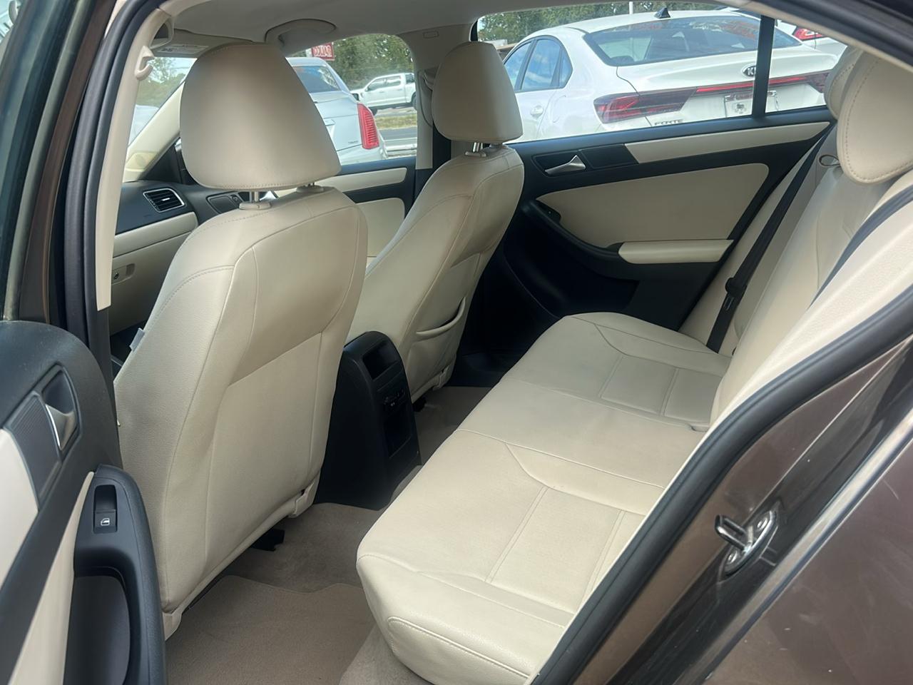 Volkswagen Jetta SE 2012