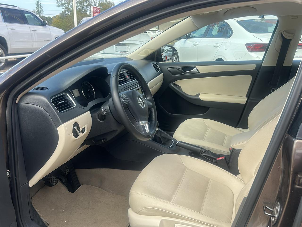 Volkswagen Jetta SE 2012