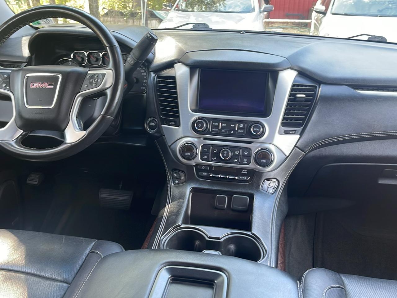 GMC Yukon SLT 4WD 2015