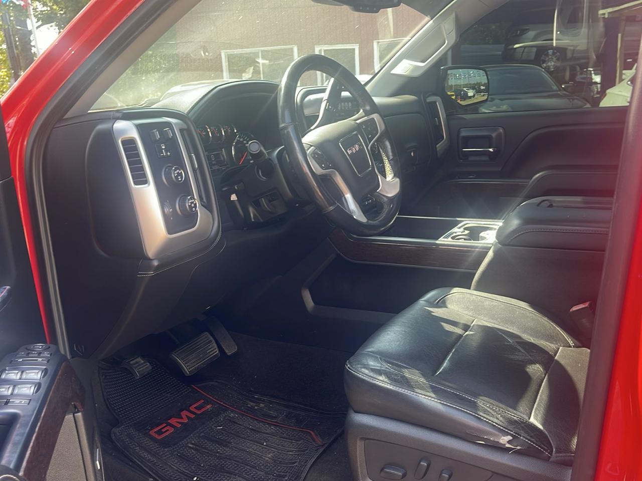 GMC Sierra 1500 4WD Crew Cab 143.5" SLT 2017