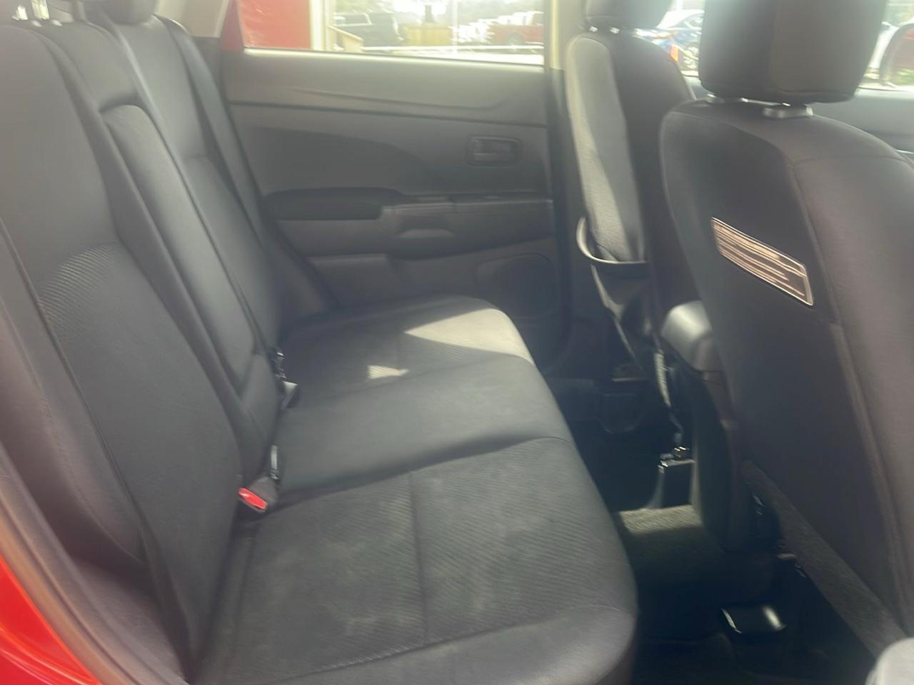 Mitsubishi Outlander Sport ES 2WD 2014