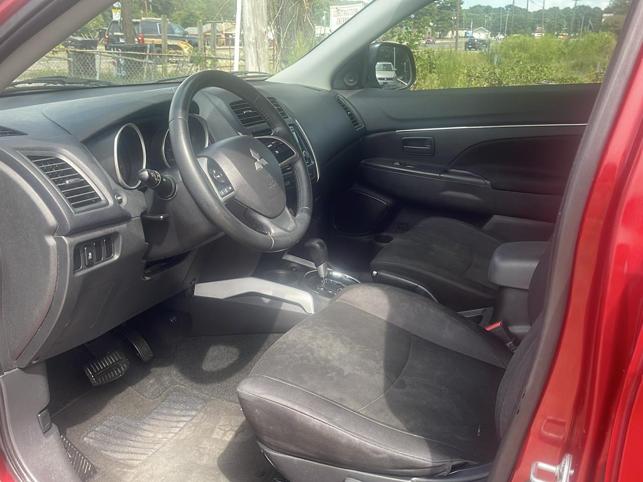 Mitsubishi Outlander Sport ES 2WD 2014
