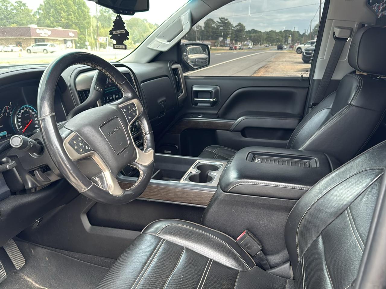 GMC Sierra 1500 4WD Crew Cab 143.5" Denali 2018