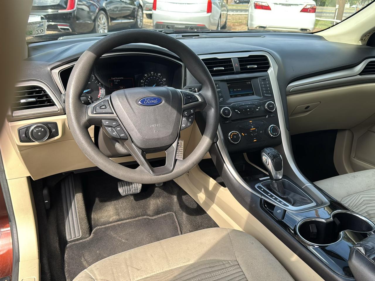Ford Fusion SE 2016