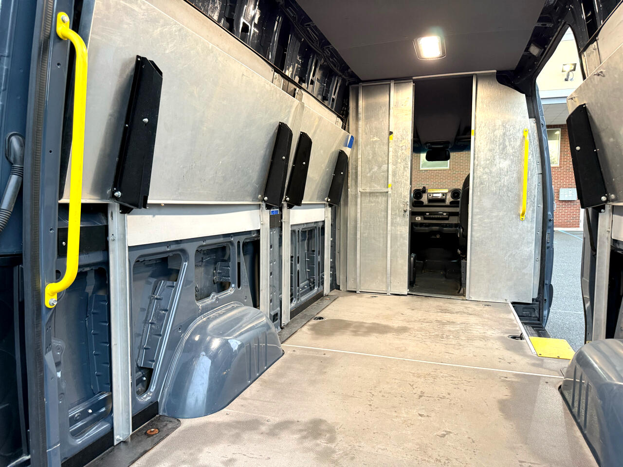 Mercedes-Benz Sprinter Van 2500 Standard Roof V6 144" RWD 2019 Mercedes-Benz Sprinter Van 2500 Standard Roof V6 144" RWD 2019