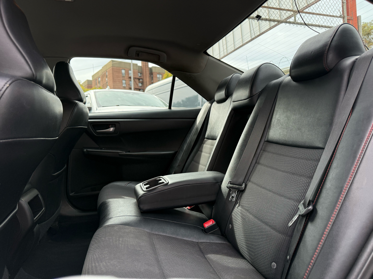 Toyota Camry 4dr Sdn I4 Auto SE w/Special Edition Pkg (Natl) 2016 Toyota Camry 4dr Sdn I4 Auto SE w/Special Edition Pkg (Natl) 2016