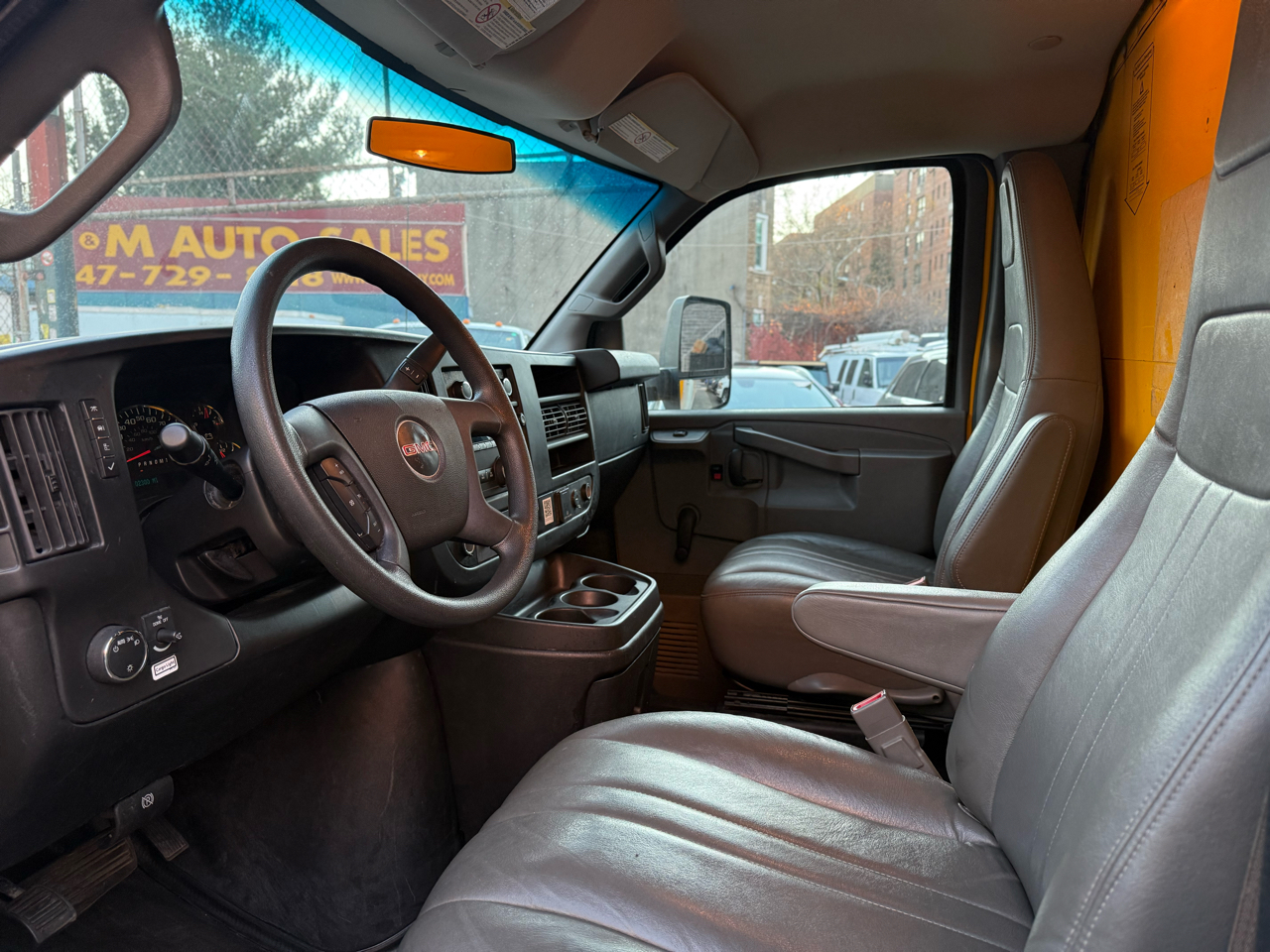 GMC Savana Commercial Cutaway 3500 Van 177" 2018